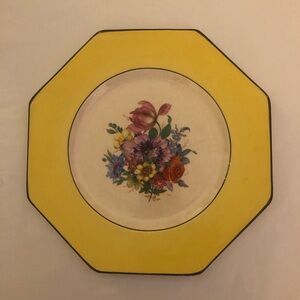 Wedgwood Etruria Yellow Floral Dessert/Sandwich/Salad Plates; Octagonal; PRETTY
